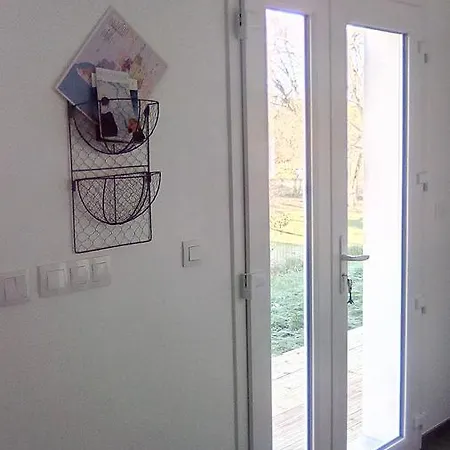 D'hotes Les Macarons De Tata Penzion Sainte-Eulalie (Gironde)