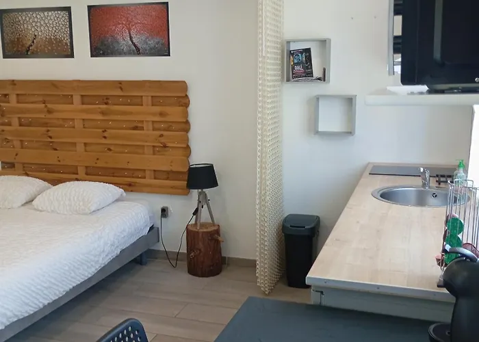 D'hotes Les Macarons De Tata Pensionat Sainte-Eulalie (Gironde)